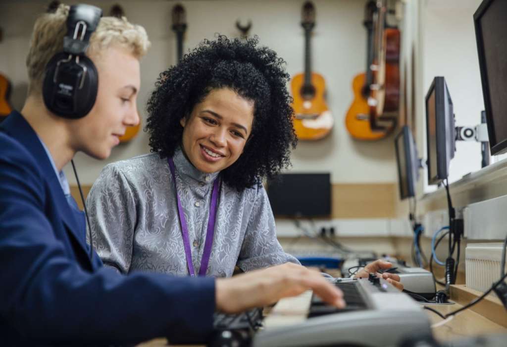 Music Tuition Courses: Learn to Become a Music Tutor
